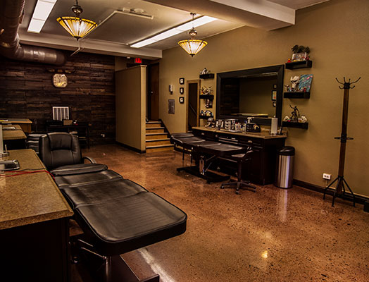 evermoretattoo's tweet photo. Evermore Tattoo Parlour opened it’s door in August of 2015. We spent a lot of time and put a lot of thought into our space to make it just so. It is a continuous work in progress, as we grow and evolve as artists so will our surroundings. https://t.co/4zHdjCZf0L