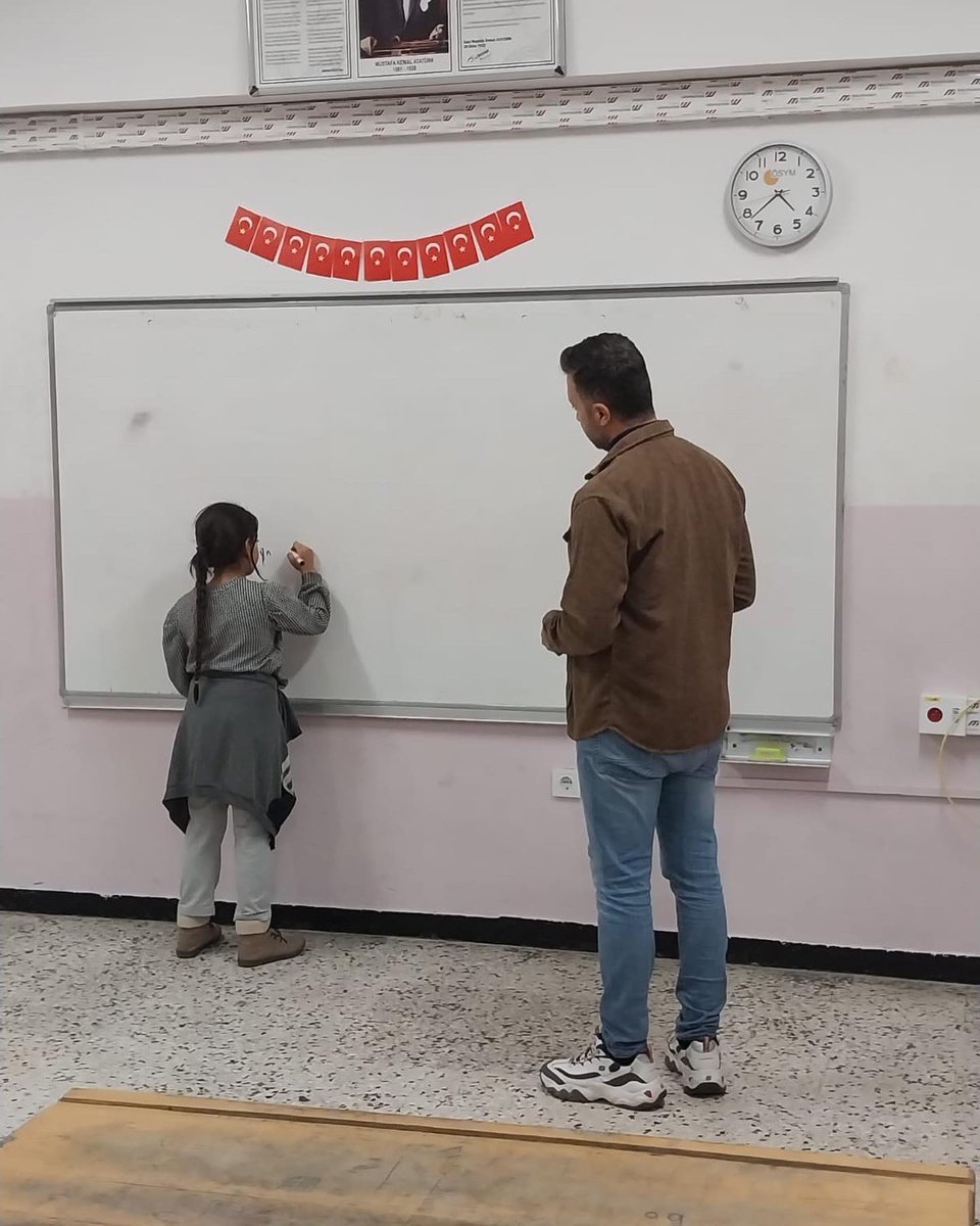 pendikbuharaio's tweet photo. Okulumuzda 
📎İYEP 
📎Çocuk Kulübü 
📎Destek Eğitim 
📎”Bin Harf Bin İstanbul” projesi kapsamında okuma yazma kursu  çalışmaları tüm hızıyla devam etmektedir. Emeği ge��en ve katılan tüm öğrencileri tebrik eder, başarılarının devamını dileriz. https://t.co/8kqt5bpcBw