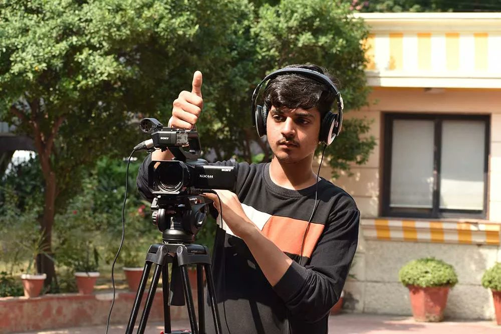 gkftii's tweet photo. It's time to Choose Wisely !
Opt for the best Career-Oriented Programme.
🎥 3 Months / 1 Year Cinematography Course
#Book Your Seats Now !
👉Orientation program on 6th December 2022
.
.
.
#upcomingbatch
#orientation
#cinematography🎥 #videography🎥 #câmera #gkftii https://t.co/6k4nCjoe2u