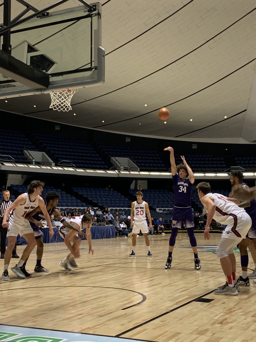 Final score 67-64
Congratulations <a href="/UW_MBB/">Washington Men's Basketball</a> wins the Wooden Legacy Championship! 🏆⚡️👏 <a href="/saintmaryshoops/">Saint Mary's Hoops</a> takes second place. 
#CBB #CollegeBasketball #Basketball #PaycomWoodenLegacy #WoodenLegacy #FeastWeek #ESPNEvents #Paycom