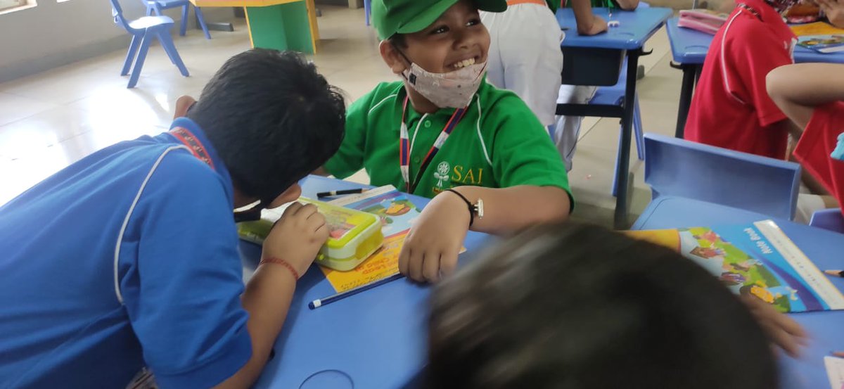 SAI_Edu_In's tweet photo. Science is all about observation and creativity. The tiny scientists of Spectrum Club of Class-I innovated intriguing ways to create sound using a pencil box, rubber band, an eraser &amp; more such props. 
#SpectrumClub
#ClubActivity https://t.co/51TKyPQ92M