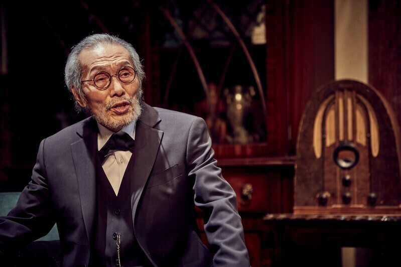 kvibe_yonhap's tweet photo. "#SquidGame" actor #OYeongsu has been indicted on charges of #sexualmisconduct over an allegation that he inappropriately touched the body of a woman in #mid2017 

#오영수 #오징어게임 

https://t.co/COHGNC5SJJ https://t.co/6R0XBZMwzv
