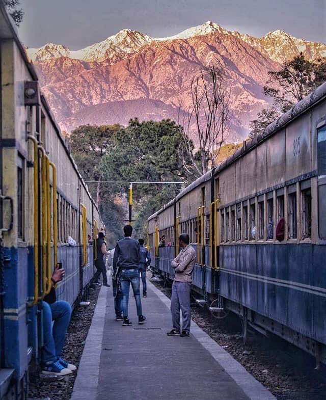 One of the most scenic Railway Stations of India 🇮🇳 Can you guess the location ?