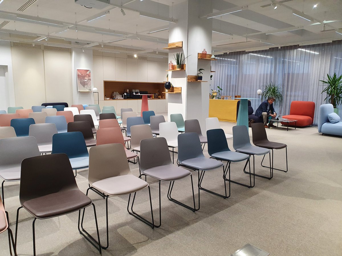 fabaudat's tweet image. Réunion sur la facture électronique à proximité immédiate du @museedelaposte 📜📁💻

Pensée pour @PatLemon qui m&apos;a fait découvrir ce lieu magnifique avec le #Labpostal