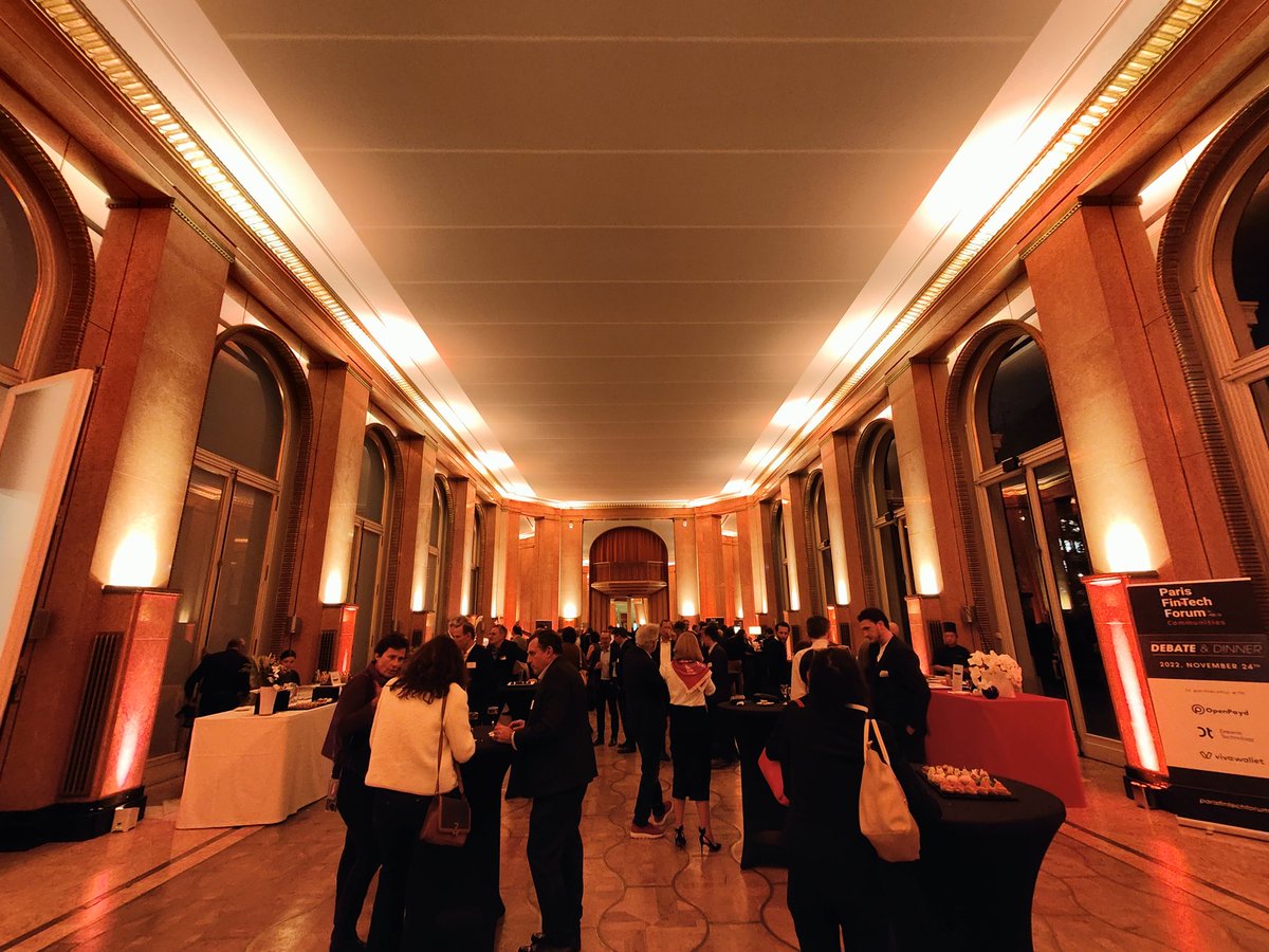 SBertolus's tweet photo. @LNizri with the @ParisFinForum certainly knows how to treat his crowd! Great panel and industry discussions before the winter break #Paris #fintech #CCI https://t.co/fZ6Bu4vrLi
