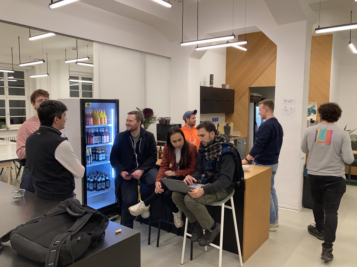 Felixiosus's tweet photo. On the grounds that shaped @DuneAnalytics and where the first-ever DuneCon took place: Dune Berlin Meetup #1 🇩🇪 🧙
@0xBoxer @augustiner_h @fullnode_berlin https://t.co/0ny52tIYIl