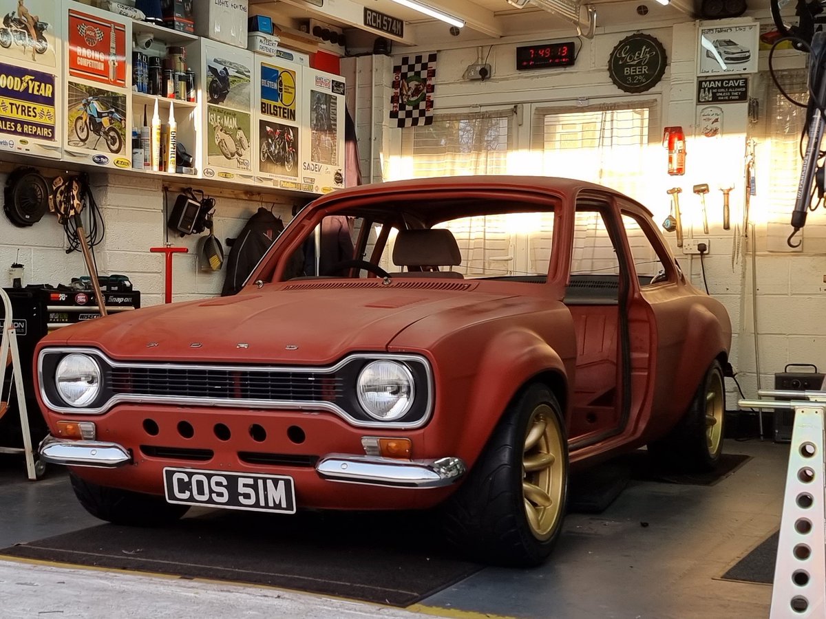 We all love a home build,well my buddies is stunning! need 64 more You Tube subscribers to allow him extra YT features,PLEASE have a watch and subscribe, you will love it👍 youtube.com/watch?v=nW223o…
<a href="/classiccarguru1/">Darren Collins</a> <a href="/DarrenG1319/">Darren Green</a> <a href="/aohereng/">AoHE - Dominic Taylor-Lane</a> <a href="/AntAnstead/">Ant Anstead</a> @AlexCrowton <a href="/P33JOY/">Peter Joy</a> <a href="/pezzzzaa/">perry 🌻</a>