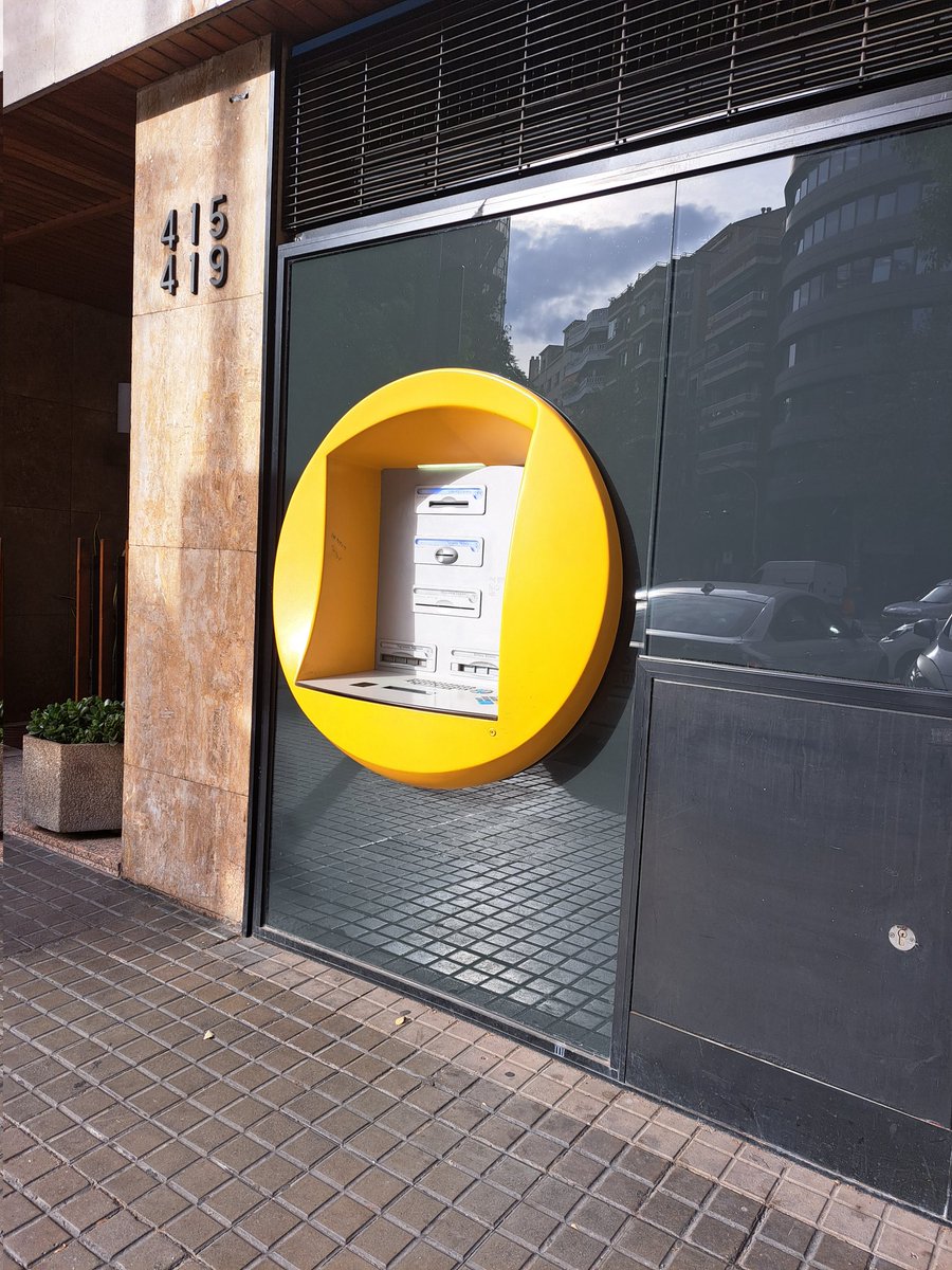 Martagggm's tweet photo. Cambios favorables, la caixa a pié de calle y accesible para todos/as. #sharediversitas #diversidaduoc https://t.co/2GABxB2dbi