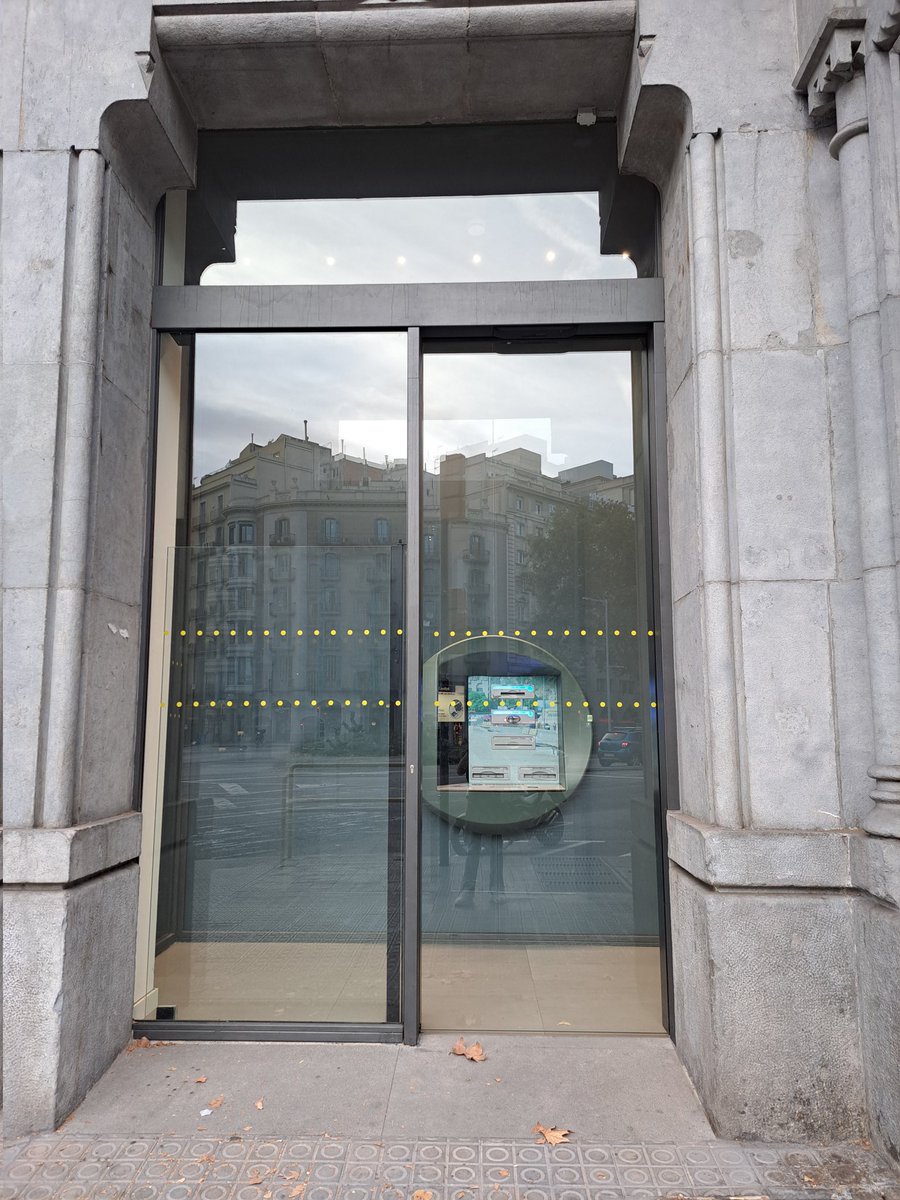 Martagggm's tweet photo. Cambios favorables, la caixa a pié de calle y accesible para todos/as. #sharediversitas #diversidaduoc https://t.co/2GABxB2dbi
