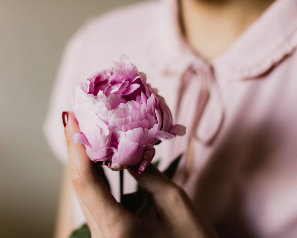 EurofloraOfficial (@euroflorage) on Twitter photo Euroflora vuole celebrare la giornata contro la violenza sulle donne. La parità di genere non è solo un diritto umano fondamentale, ma la condizione necessaria per un mondo prospero, sostenibile e in pace.
“Se Dio non avesse fatto la donna, non avrebbe fatto il fiore.” (Wilde) Euroflora vuole celebrare la giornata contro la violenza sulle donne. La parità di genere non è solo un diritto umano fondamentale, ma la condizione necessaria per un mondo prospero, sostenibile e in pace.
“Se Dio non avesse fatto la donna, non avrebbe fatto il fiore.” (Wilde)