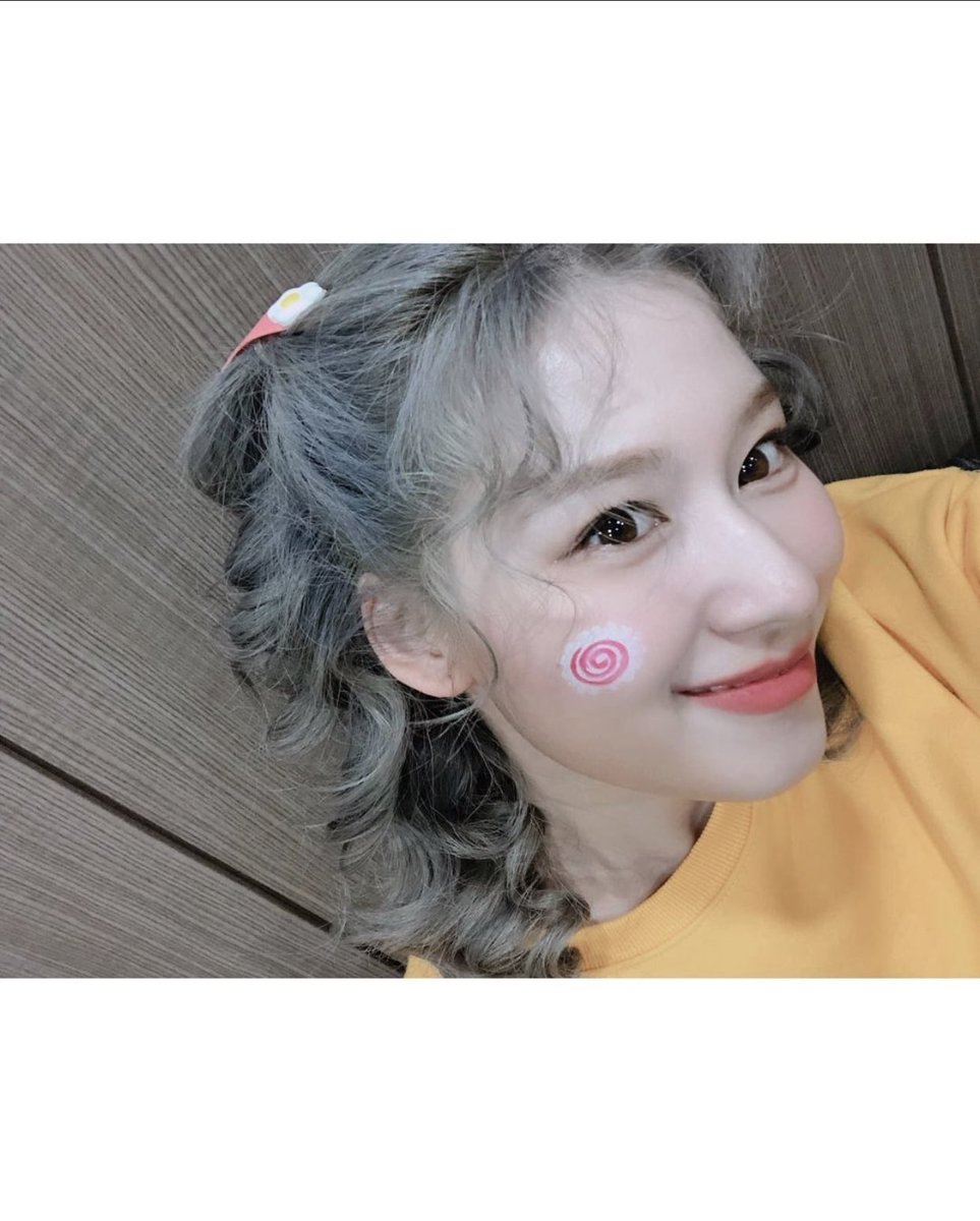 ryu___once1220's tweet photo. #毎日17時
#178日目
#TWICE         
#SANA https://t.co/jezbNCkBFI