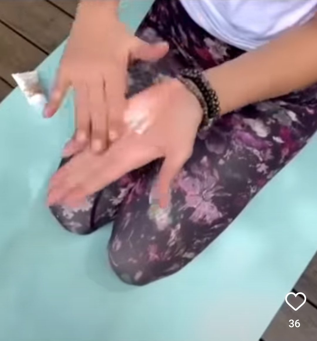 Andirah80's tweet photo. Rahasia orang cantik biar ga di gigit nyamuk ternyata ini
#soffellJagainSophia https://t.co/ofTkGKg1oe
