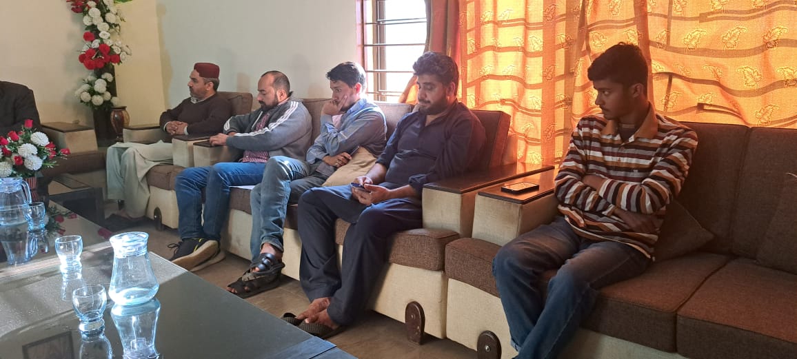 CSecretariatMWM's tweet photo. سنٹرل سیکرٹریٹ میںبرادرارشادحسین بنگش مرکزی مسئول آفس کی زیرصدارت ماہانہ اسٹاف میٹنگ مرکزی ڈپٹی سیکرٹری جناب حجت الاسلام والمسلمین علامہ اعجازحسین بہشتی کی شرکت اورمرکزی آفس کے کارکنان سےاطاعت اورنظم کےعنوان سےخطاب کیامرکزی آفس نئی بلڈنگ میں منتقل ہونےکےبعدیہ پہلی آفیشل میٹنگ تھی https://t.co/1qPzeN3p5J