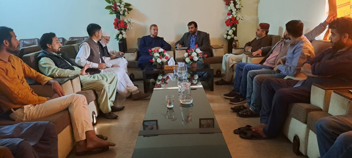 CSecretariatMWM's tweet photo. سنٹرل سیکرٹریٹ میںبرادرارشادحسین بنگش مرکزی مسئول آفس کی زیرصدارت ماہانہ اسٹاف میٹنگ مرکزی ڈپٹی سیکرٹری جناب حجت الاسلام والمسلمین علامہ اعجازحسین بہشتی کی شرکت اورمرکزی آفس کے کارکنان سےاطاعت اورنظم کےعنوان سےخطاب کیامرکزی آفس نئی بلڈنگ میں منتقل ہونےکےبعدیہ پہلی آفیشل میٹنگ تھی https://t.co/1qPzeN3p5J