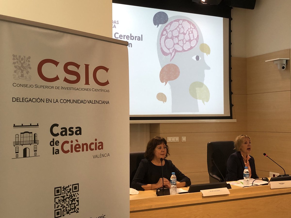 Comenzamos la jornada “Salud Cerebral & Nutrición” en la Casa de la Ciencia del @CSIC en València. Agradecer a @maitecardona1 que nos acompañe, representando a @GVAsanitat, en la inauguración.

#DCA #nutrición #saludcerebral @GVAinclusio