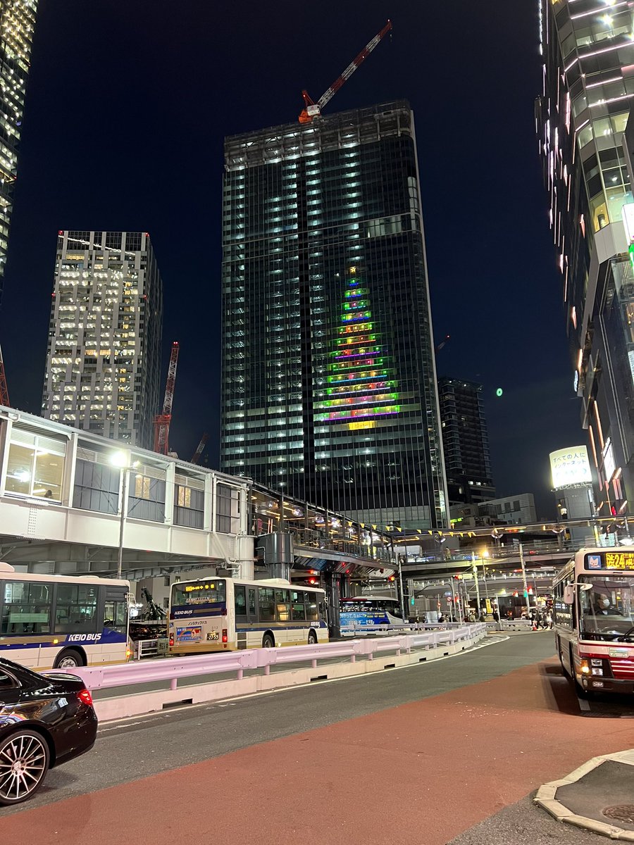 来月の今日はXmas🎅
渋谷の建設中のビルにも🎄のイルミ