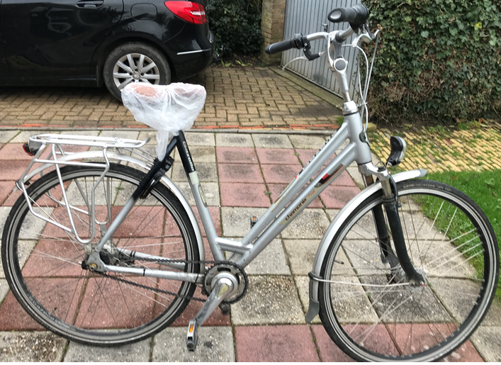Wie herkent deze fiets of weet wie de eigenaar is. Graag contact met de politie op 09008844. SL / 2022312359