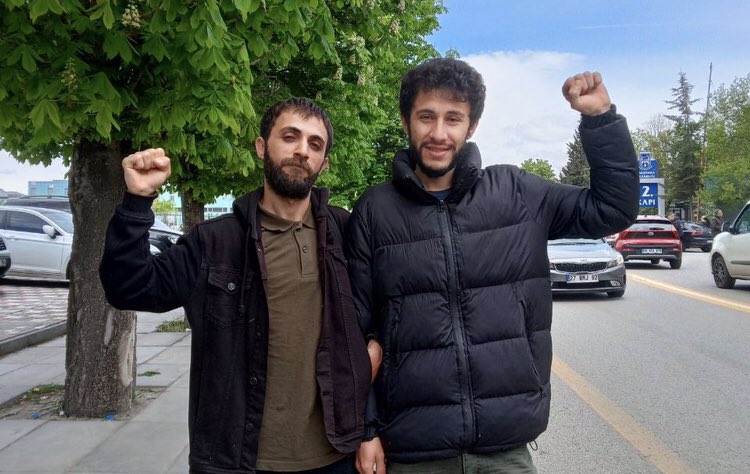 sgdf_iletisim's tweet photo. #Eskişehir’de bu sabah yapılan operasyonla MYK üyemiz Müslüm Koyun ve yoldaşımız Ali Okmak’ın da aralarında olduğu birçok devrimci-yurtsever gözaltına alındı. 

Baskı ve gözaltılarla gençliğin birleşik direnişi durdurulamaz. Gözaltılar derhal serbest bırakılsın! https://t.co/AW5piMctpD