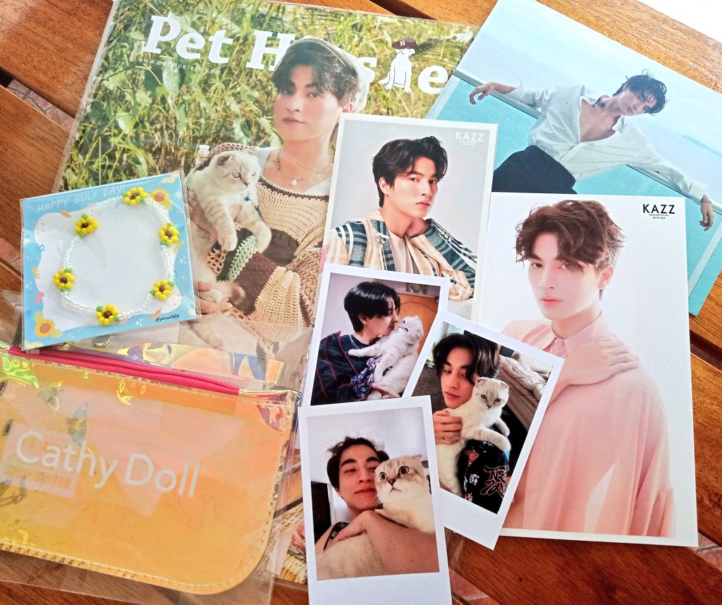 oneof65blooms's tweet photo. #GulfKanawut Bday Giveaway! 🎉 
✅ 1 winner will get pet hipster mag + other official &amp; unofficial merch (1st pic)
✅ 2 winners will get 2 sunflower bracelet each 

💛 like &amp; rt to join!

•must have PH address
•i will pay for the sf
•ends on dec 30 https://t.co/Bd9OTBStGT
