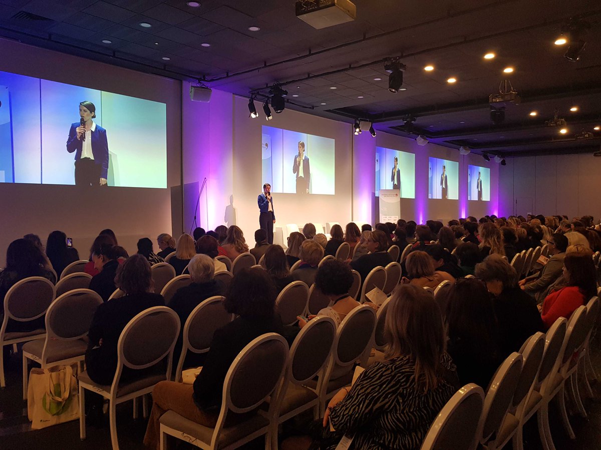 Aujourd'hui, nous ouvrons la 11ème édition des Journées Nationales des Femmes Elues à Paris ! 🥳Un bonheur de retrouver des élues locales de tout le territoire pour des échanges, des partages, des ateliers de formation, dans la joie et la bonne humeur! 
#fiereetengagee #jnfe