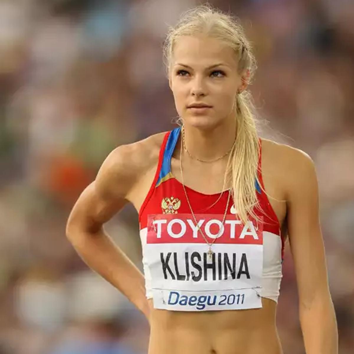 DailyChoices on Twitter "Pole vaulter gave fans a little too much