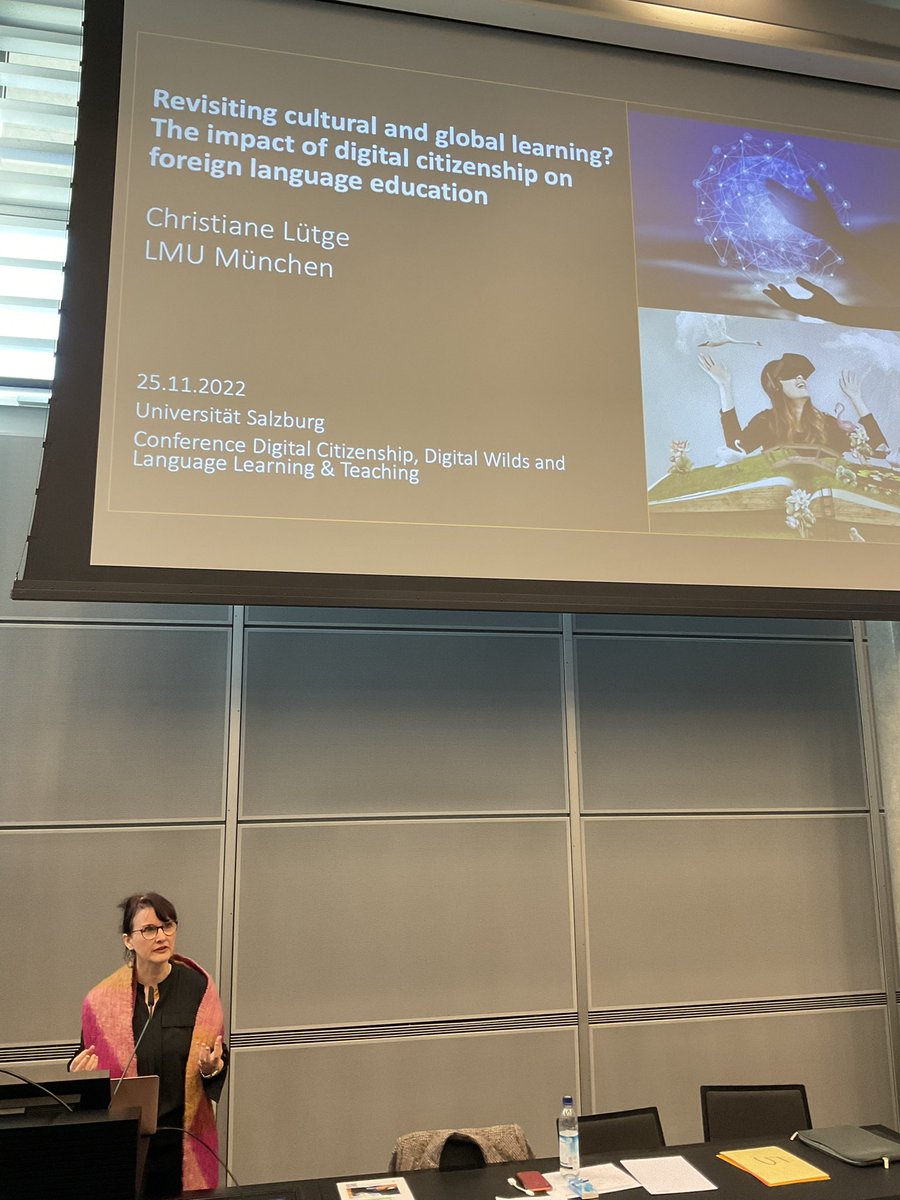 Second day of <a href="/Linguanum_eu/">Lingu@num</a> conference in <a href="/Sprachen_PLUS/">Sprachenzentrum Universität Salzburg</a>  #Salzburg with a plenary by Christian’s Lütge #DigitalCitizenship presenting the need for Critical Digital Literacies