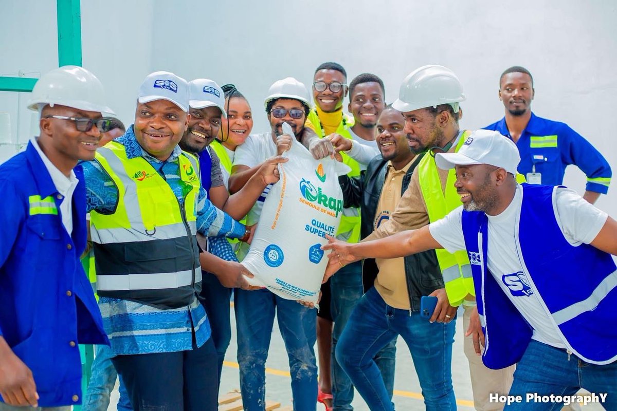 SOSRDC1's tweet photo. Retour en image sur l’accomplissement de la 1ere phase de l’équipe SOS RDC, consacrée à la préparation et au traitement des aliments maïs etc. Des tâches sociales de grande importance pour aider les déplacés de guerre à Kanyaruchinya.

https://t.co/plPRyZapQG

#SOSRDC #DRCUNITED https://t.co/0pf3jkPQA8