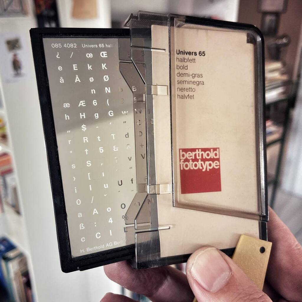 Letter_Library's tweet photo. Univers, Berthold, #phototypesetting #letterlibrary https://t.co/5LDvJKCtjN