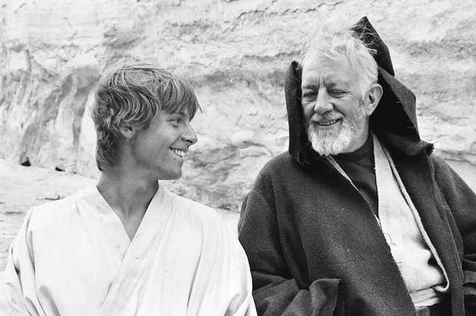 merlinpapin3's tweet photo. .@FredOL69007 .@tbarnaud #UnePhotodeTournagedeFilmsCultes
#MarkHammil et #AlecGuiness sur le tournage de #StarWarsunNouvelEspoir de #GeorgesLucas https://t.co/xHwRe69Alg