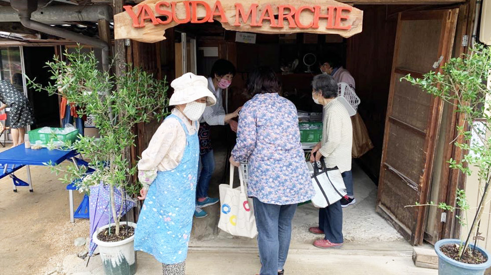 City_Miyoshi's tweet photo. 吉舎町の『安田マルシェ』が「#ひろしま里山グッドアワード」の1次審査を通過しました✨

2次審査は、ネットでの一般投票！

11月30日までの間に、応援したいプロジェクトに投票可能です。(1人1回まで)

ぜひみなさんも応援お願いします😊

！投票はこちらから▼！
https://t.co/rYBgnjfZq9

#三次市 https://t.co/Y9pVKrdmDu