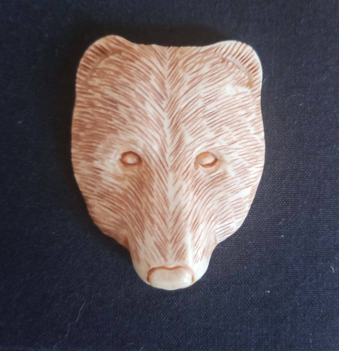 Carved Bear,Antique Color,Buffalo Bone Carving,Necklace Pendant,Jewelry E377 etsy.me/3tVZAiA #white #bonehorn #bearbead #buffalobone #carvedbone #bone #carvedbead #carvedbearbead #bearpendant