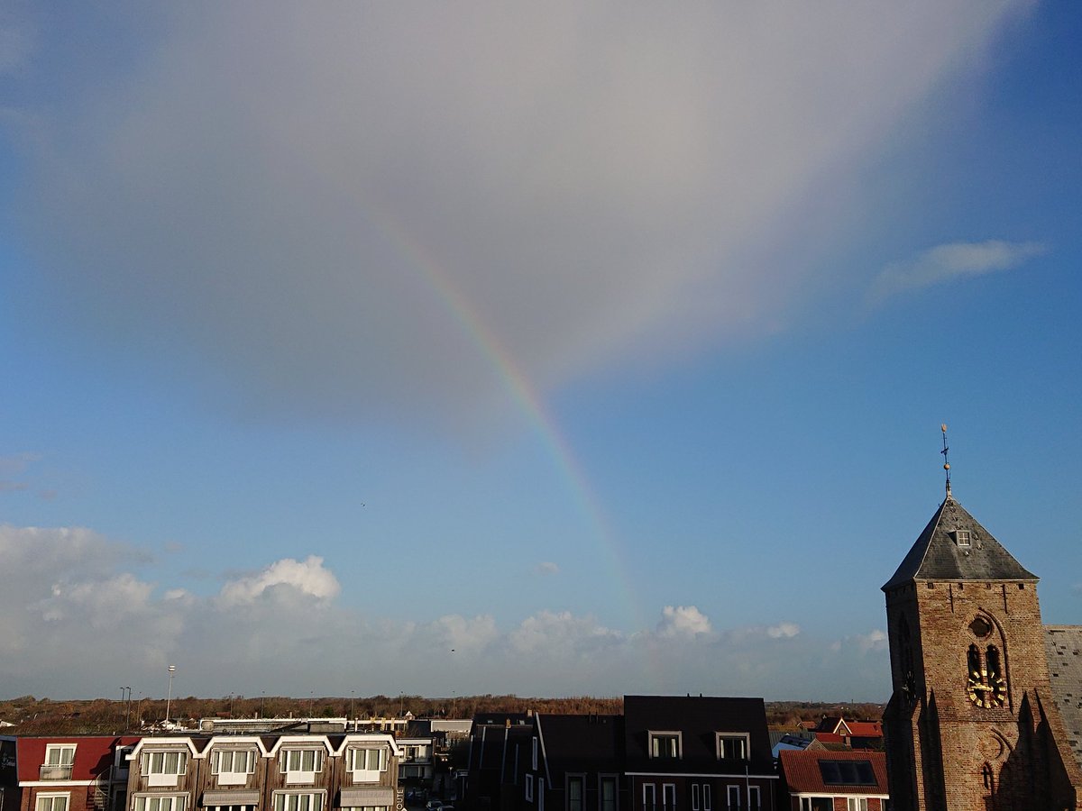 Even snel een regenboog in dit mini-buitje. Een goedemorgen.