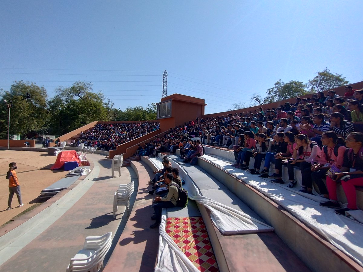 ગુજરાત યુનિવર્સિટી ખાતે મતદાન જાગૃતિ યુવા સંવાદ સકંલ્પ યાત્રા અને સંકલ્પ પત્રોનુ યુવાનોને વિતરણ અંતર્ગત યુથ નોડલ ઓફિસર ડો યોગેશ આર પારેખના સંયોજનમાં કાર્યક્રમ યોજાયો.