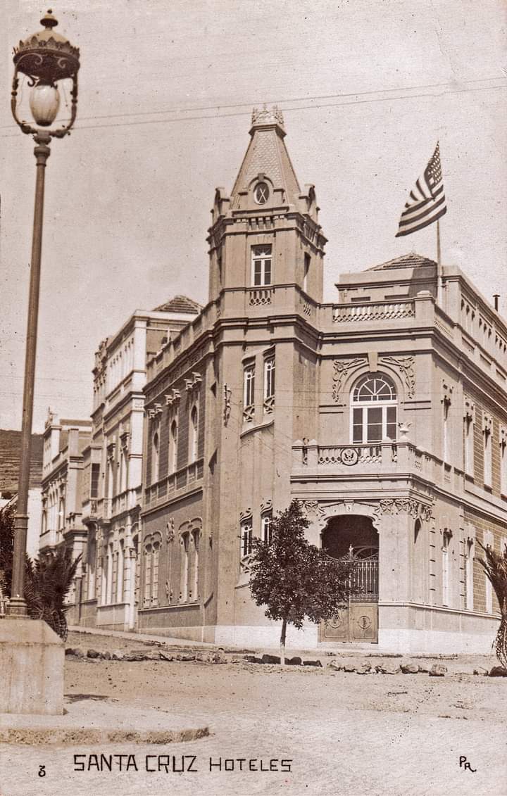 AntesAhoraTfe's tweet photo. #25Nov-#NoVG
Buenos días ⛅
Muy #FelizViernes
Y #BuenFindeSemana
Un Antes!
Futura plaza de los Patos, piedra del Rey y farola de 1907, consulado norteamericano en la casa que sería la farmacia Castelo.
#SantaCruz
#Tenerife
Año1912
📷 Blancas Laforet (Photo Art)
📷#AntiguaTenerife https://t.co/9S7pzSWlrw