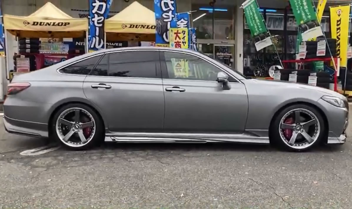 tire1ban_Tw's tweet photo. タイヤ一番のこんな車作っちゃいました!!
今回は【TOYOTA クラウン】に【WORK バックレーベル ジースト BST2】を装着しています!
詳しくはこちらをクリック
↓↓↓↓↓
https://t.co/Hl33OL6NlY
#TOYOTA #クラウン #WORK #バックレーベル #BST2 #ホイール #タイヤ一番 https://t.co/juJf6vTrJE