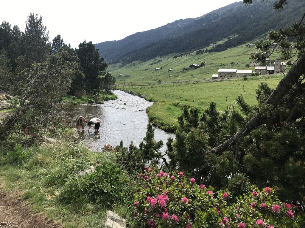 geographytours's tweet photo. #geographyteacher this is how we do our #geography #fieldwork trips in #andorra https://t.co/N6mxkLE4XG