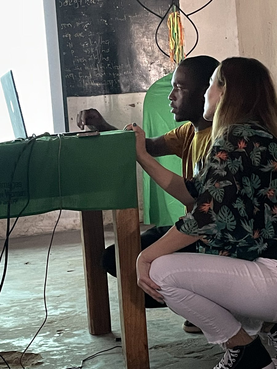 EmbEspZimbabwe's tweet photo. Handei Harare! Join us today 4:30pm @AfrotopiaZw to watch the 2nd screening of #BoxingForFreedom by #SilviaVenegas, award winning Spanish film director &amp; producer that is here in Zimbabwe for #IIFF2022 @makingdoc @MAECgob @AECID_es @AFHarare @USEmbZim @mujeres_decine @YazaAfrica https://t.co/7ke0VpS66U