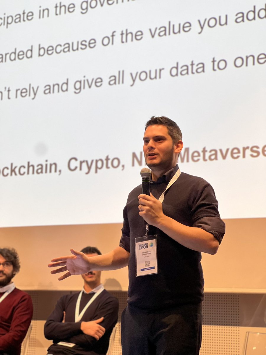 Payvolution's tweet photo. #salonepagamenti Monica #Rivelli @feduf_ guida gli #studenti delle scuole secondarie di II grado durante la #sessione What’s up? #Crypto, #blockchain, #NFT, #token
#pagamenti #digitale #educazionefinanziaria #scuola #payvolution #weareopen22 @polimi @DVITOLO2013 https://t.co/Y6RKCDfeLa