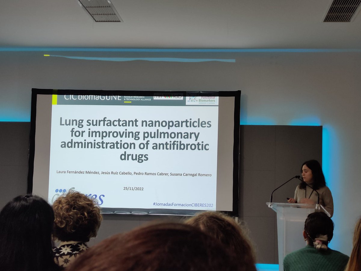 BiomagMfb's tweet photo. @CIBERES @laura_fm97 talking about her recent work on the synthesis of biomimetic nanopartículas for lung administration #JornadasFormacionCIBERES2022 https://t.co/iWbyfT8sry