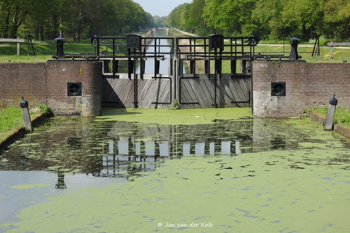 BekiekTwente's tweet photo. Deze week bestaat #BekiekTwente 9 jaar.
Daarom wordt u getrakteerd op foto's uit het archief.
Rivieren en kanalen:
* #Regge #Notter #Zuna
* #Dinkel #DeLutte
* #Twentekanaal #Wiene #Zeldam
* #KanaalAlmeloNordhorn #Reutum

Bekiek meer op: https://t.co/BkuJ0Q767Y https://t.co/8NHpcXH47l