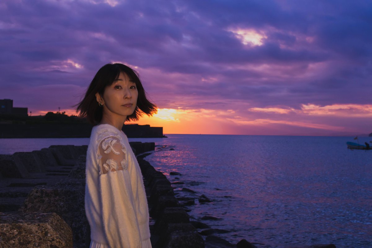 RuinoAyu's tweet photo. 先月、久しぶりに海に行って水遊びしました。撮影してもらった時のキラキラしてた水面と、光とが蘇る、素敵な写真をいただいたので載せます🌞
元気ですか。お元気でしたら幸いです。
只今、放電出来るよう蓄電中です🔋

秋の海と夕陽と🌅🌊

photoes by @Futa_photo https://t.co/8sOET4iinW