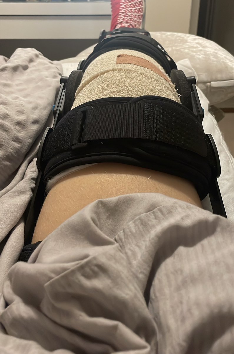 eloiser44283796's tweet photo. After rupturing my ACL, and tearing my lateral meniscus and MCL in September pre season, reconstructive surgery is done and dusted. Thank you for the continual support of my sponsor @STXFH and the ladies, coaches and team physio @HolcombeHC over the past few months! Rehab next 🥳 https://t.co/w7IBlxU2O9