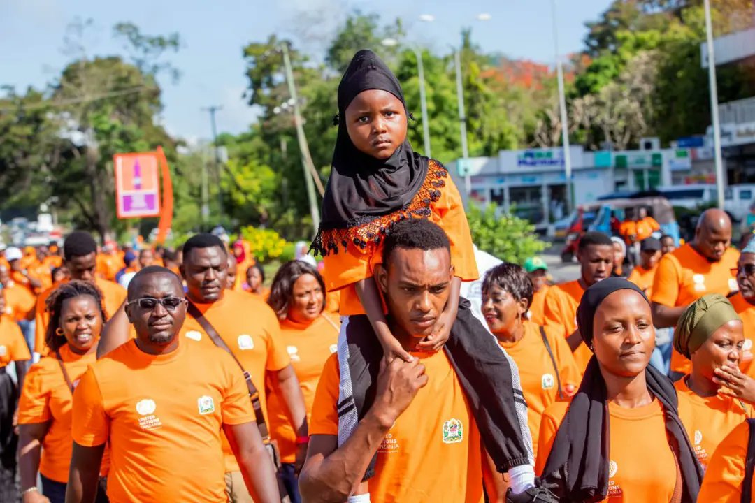 JumaMsonde's tweet image. Bi. @AnnaKulayaMkurugenzi mtendaji wa @WiLDAFTz akitoa historia ya uzinduzi wa siku 16 za kupinga Ukatili, ambayo inaadhimishwa leo Duniani kote.

#PingaUkatiliOkoaMaisha
#16DaysOfActivism