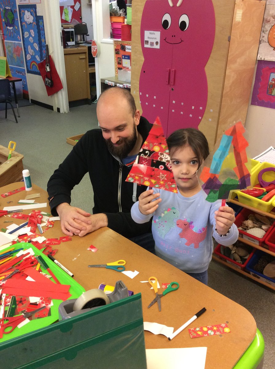 What an amazing turnout for our parent craft workshop yesterday! It always means so much to the children to have their family in nursery and see them making some special decorations together. A very memorable day! Thank you for coming 🌟