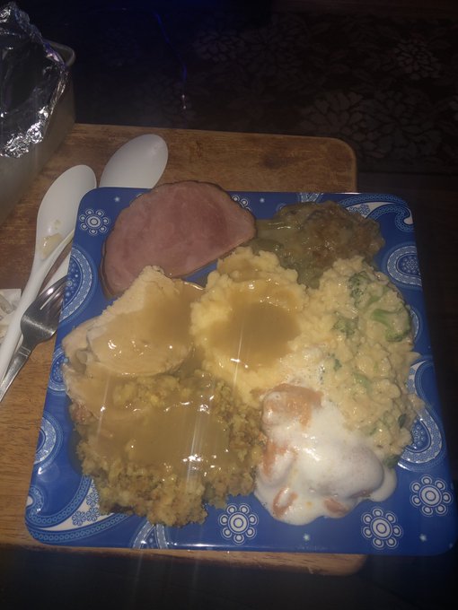 Thanksgiving was yummy, how was yours?! https://t.co/65fX0o3o2I<a href="/tag/realloyalfans"class="tags"><span>#realloyalfans</span></a>