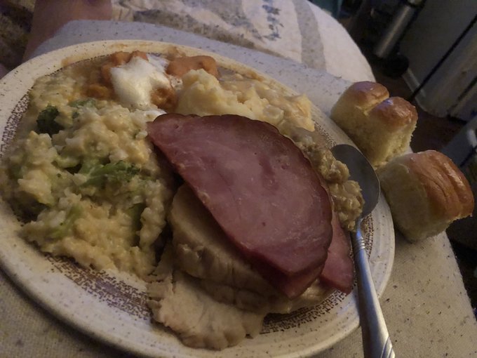 Thanksgiving was yummy, how was yours?! https://t.co/65fX0o3o2I<a href="/tag/realloyalfans"class="tags"><span>#realloyalfans</span></a>