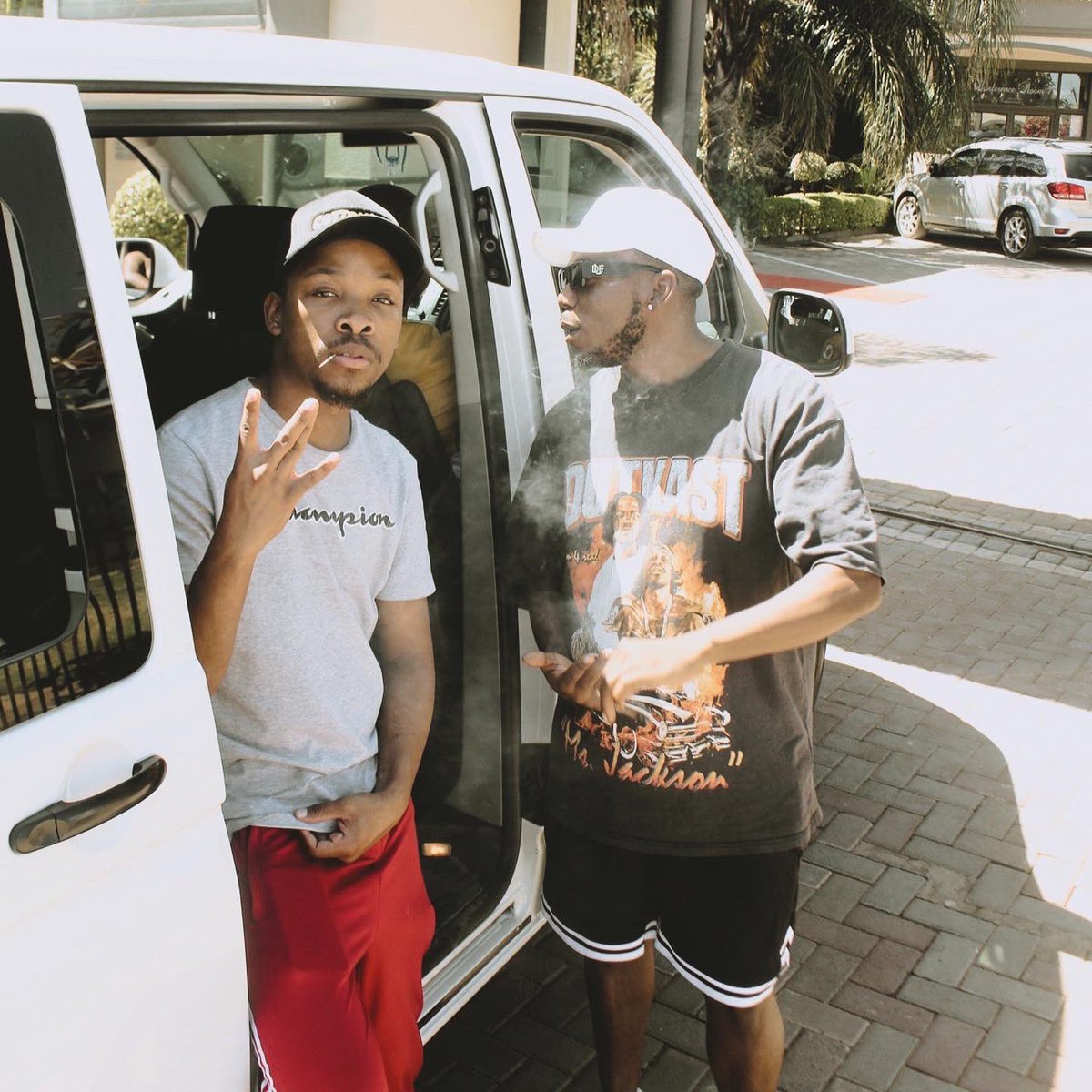 ALL DOGGS GO TO HEAVEN tweet media