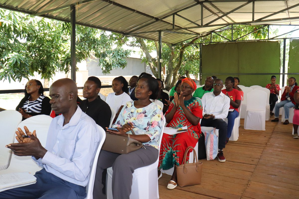 LakeHub's tweet photo. All set at the ACIH- Lake Region Innovation Week Challenge event at Lakehub Grounds, Kisumu.

#lbiiw2022 #innovationchallenge2022 #acihcountrywideinnovationsweek22 @lakehub @fie_labs @wisehub @theborderhub  @kisumucountyke @somo_org @winamcapital @fablab @ochiengbovince https://t.co/m3lYEbTdb1