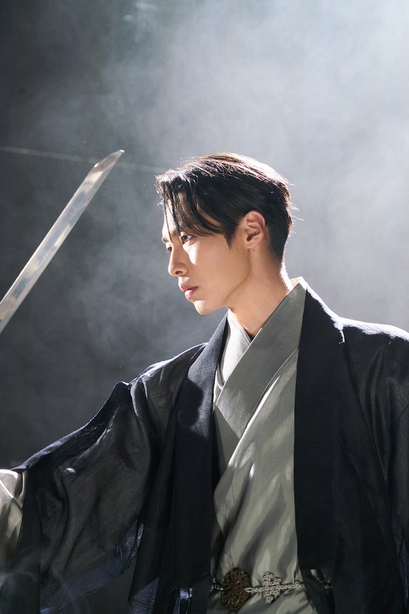 leejaewookstyle's tweet photo. Lee JaeWook’s Alchemy Of Souls Light and Shadow poster shoot behind
#이재욱 #LeeJaeWook #AlchemyOfSouls #AlchemyOfSoulsLightAndShadow https://t.co/E3qbpuuPZZ
