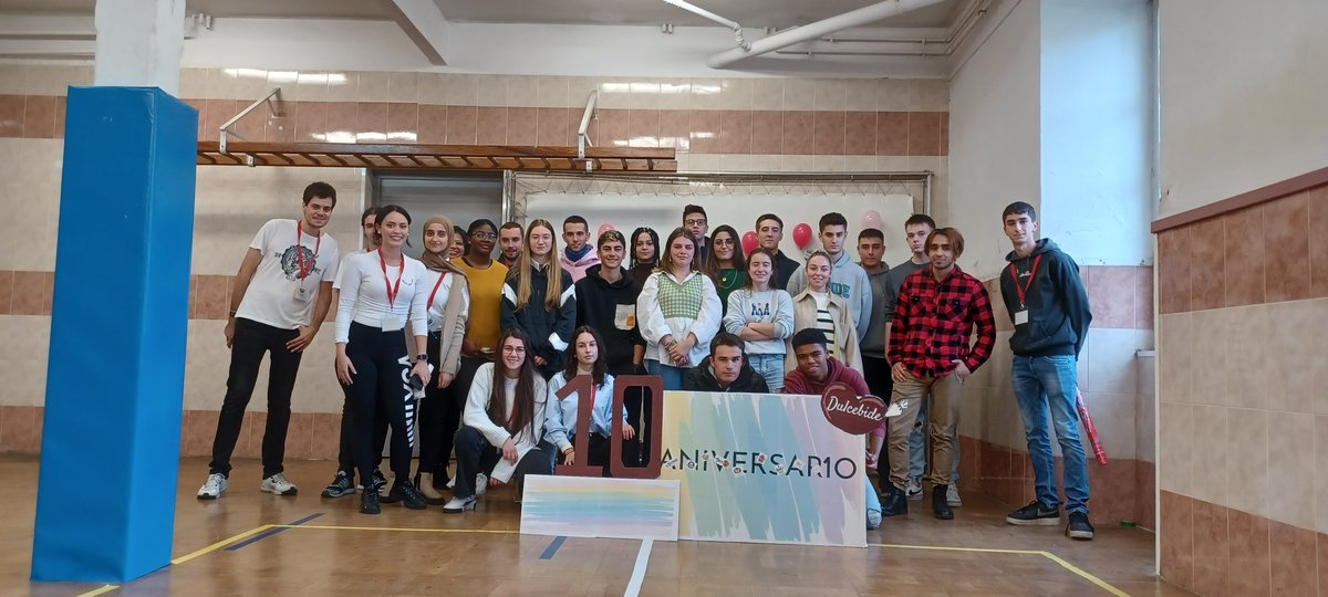 dulcebide's tweet photo. La semana pasada disfrutamos en el evento que organizamos para los alumnos de 1º de grado superior de Marketing y Publicidad 🤩 Al final, tenéis las fotos de los ganadores 🏅🏅#Dulcebide #eventodulcebide #reposteria #dulce #palmera 🍪🧁 https://t.co/9EV5r1uzL1